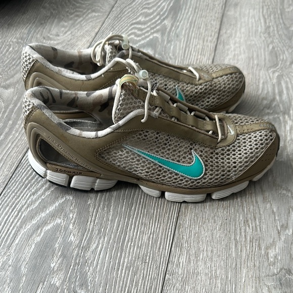 Nike Zoom Air Women's Tan and Teal Sneakers - Picture 2 of 7